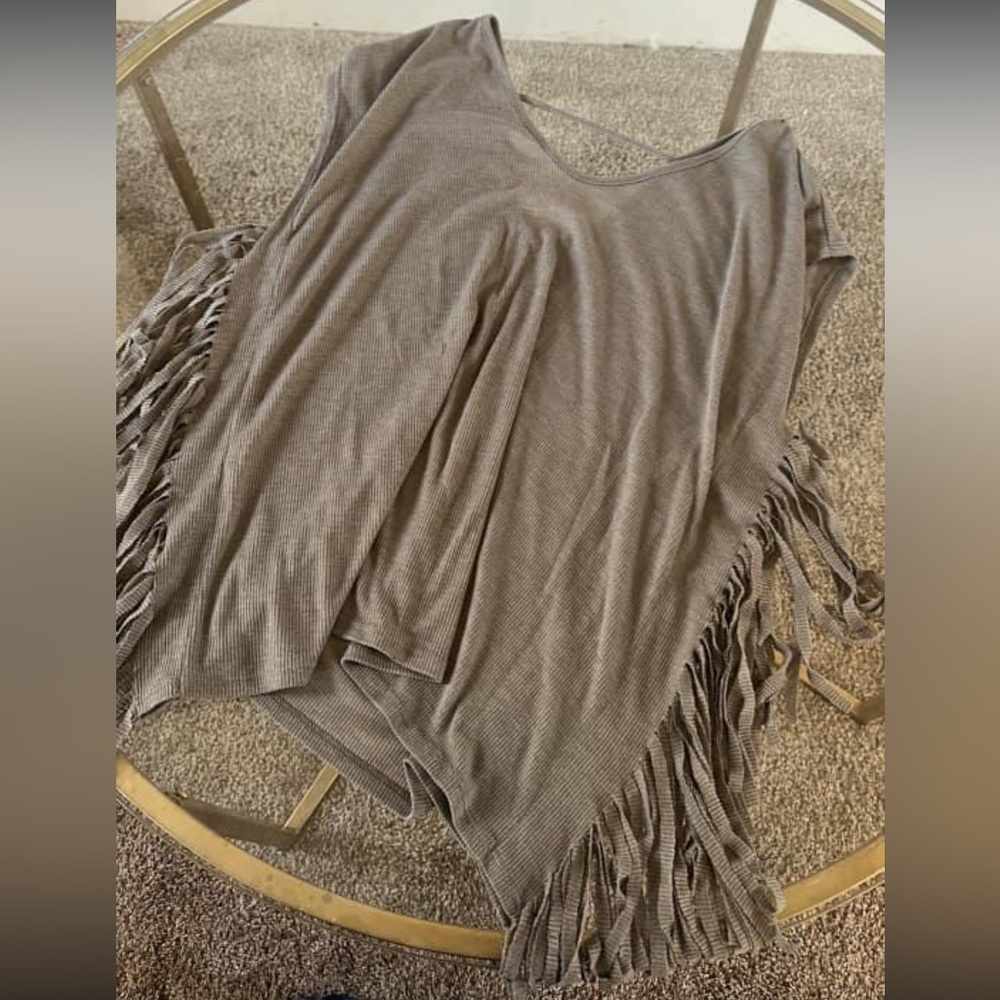 Women’s fringe top
